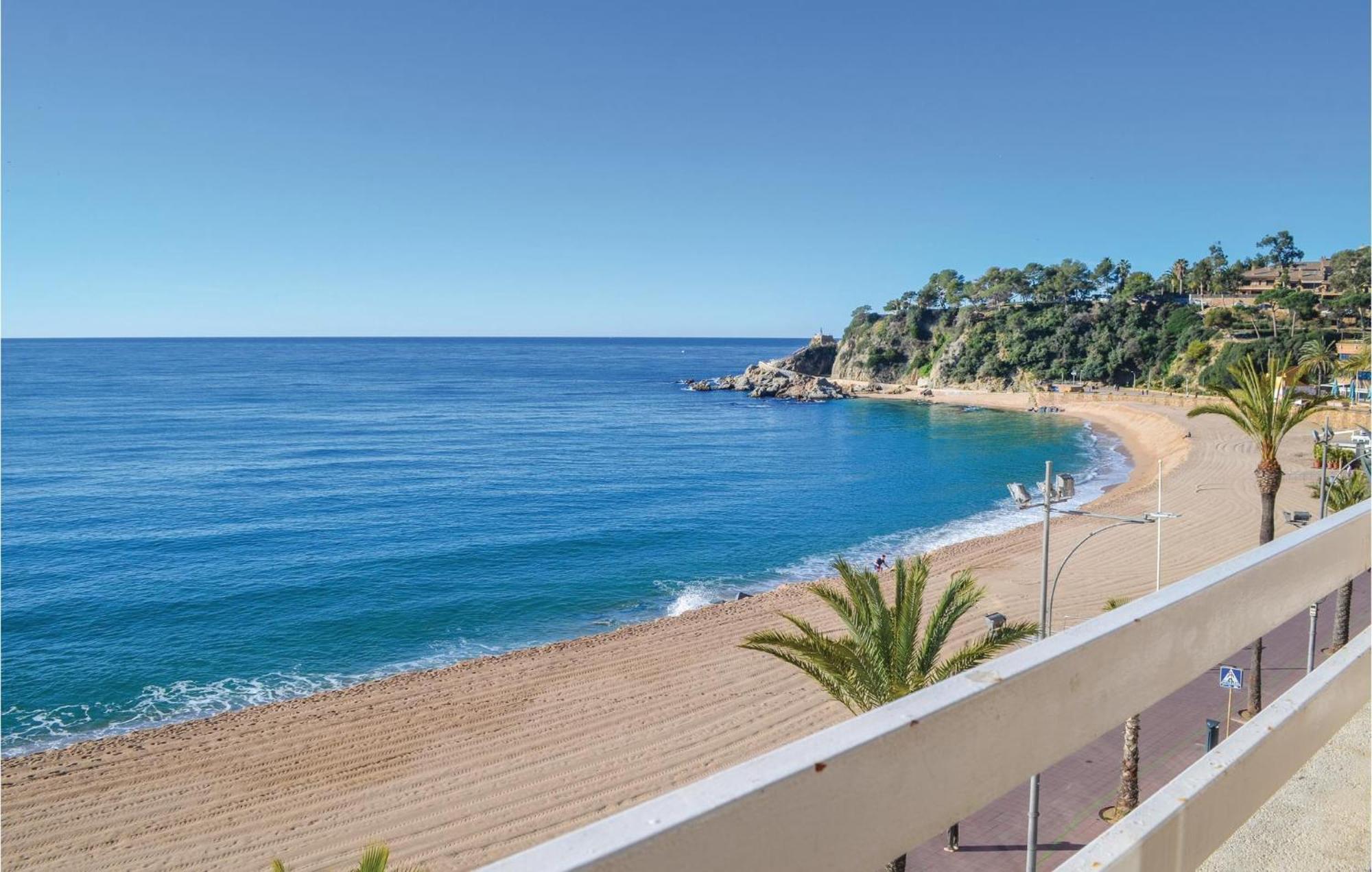 3 Bedroom Beautiful Apartment In Lloret De Mar Extérieur photo